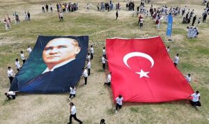 19-mayis-ataturku-anma-genclik-ve-spor-bayrami-burhaniyede-celenk-toreni-ve-kutlama-programi-pUg3XBjf.jpg
