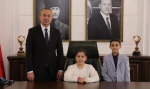 23-nisan-ulusal-egemenlik-ve-cocuk-bayrami-munasebetiyle-sivas-belediye-baskani-dr-adem-uzun-ORlImt2T.jpg