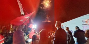 29-ekim-cumhuriyet-bayraminin-101-yil-donumu-coskusu-golcukte-coskulu-bir-kalabaligin-katildigi-fener-alayi-ile-kutlandi.jpg