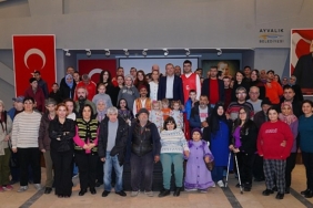 3-aralik-dunya-engelliler-gununde-engelliler-ve-aileleri-bulustu-gonullerince-eglendi.jpg