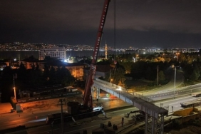 80 tonluk tabliye tek hamlede yerine konuldu