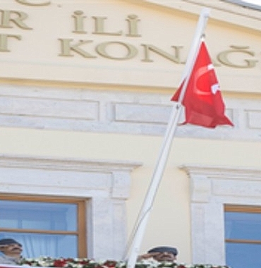 9 Eylül coşkusu Süvari Birlikleri’nin bayrak töreniyle devam ediyor
