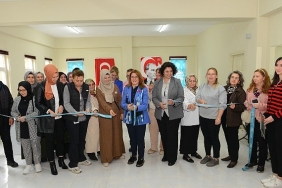 ahmet-yesevi-mahallesi-kadin-dayanisma-ve-yardimlasma-dernegi-yeni-merkezinde.jpg