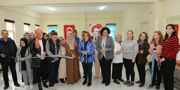 ahmet-yesevi-mahallesi-kadin-dayanisma-ve-yardimlasma-dernegi-yeni-merkezinde.jpg