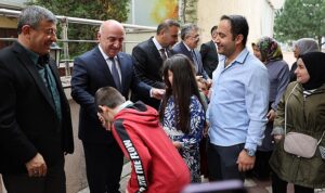 ak-parti-teskilatlarinda-bayram-coskusu-durmak-yok-calismaya-devam-sGnVUM5f.jpg