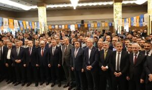 ak-parti-yine-salona-sigmadi-milletin-partisi-olmaya-devam-edecegiz-qHY28DHi.jpg