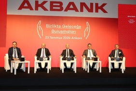 akbank-is-dunyasinin-liderleriyle-birlikte-gelecegi-sekillendirmeye-devam-ediyor.jpg