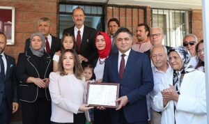 aliaga-belediye-baskani-serkan-acar-mazbatasini-aldi-KY6ICaWu.jpg