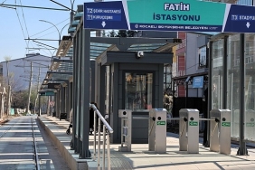 alikahya-istikametinde-6-duragin-tabelasi-asildi.jpg