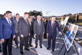 aliyev-21-olum-yil-donumunde-izmirde-anildi.jpg