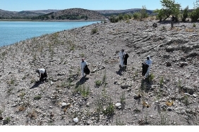 altinapa-baraj-golu-cevresinde-temizlik-calismasi-yapti.jpg