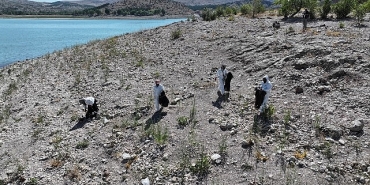 altinapa-baraj-golu-cevresinde-temizlik-calismasi-yapti.jpg