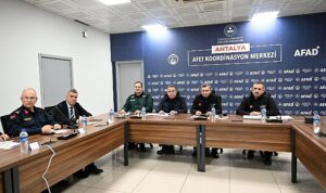 antalya-buyuksehir-belediyesi-afetzedelerin-yaninda-5HWAyXIY.jpg