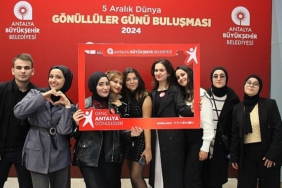 antalya-buyuksehir-gonulluler-gununu-genclerle-kutladi.jpg