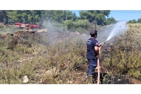antalya-buyuksehir-itfaiyesinden-orman-yanginlarina-mudahale.jpg