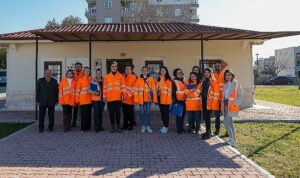 antalya-buyuksehir-sel-bolgesinde-vatandaslarin-ihtiyaclari-karsilaniyor-ZSfiqx1T.jpg