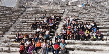 antalya-buyuksehirden-cumhuriyet-haftasinda-cocuklara-aspendos-side-tanitim-gezisi.jpg