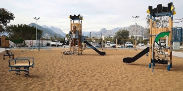 antalya-buyuksehirden-parklara-zeytin-cekirdeginden-zemin-kaplama.jpg