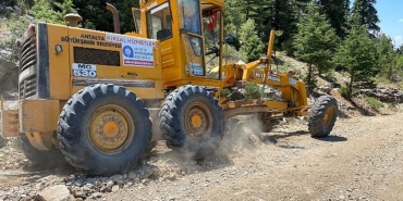 antalya-buyuksehirden-yayla-yollarina-bakim.jpg