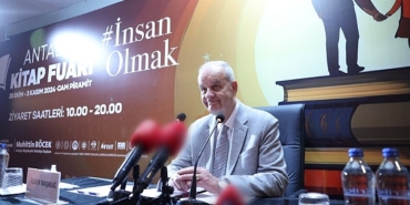 antalya-kitap-fuari-ziyaretci-akinina-ugruyor-ilker-basbug-soylesisine-yogun-ilgi.jpg