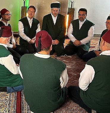 asirlardir-suren-yakaris-notalarla-bulustu.jpg