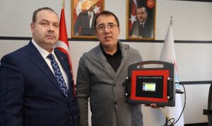 assuva-savunma-sanayi-baskani-remzi-basbug-yeni-gelistirdikleri-cihazi-nevsehir-belediyesine-hediye-etti-y7wKdVb2.jpg