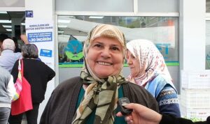 aydin-buyuksehir-belediye-baskani-ozlem-cercioglu-tarafindan-kent-genelinde-yasayan-260-binden-fazla-emekli-y9BsS5Yz.jpg