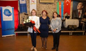 azerbaycan-kadinlari-bahari-baskan-mutluyla-karsiladi-LLMRljpV.jpg