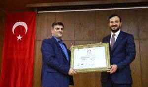 bagcilar-belediye-baskani-abdullah-ozdemir-mazbatasini-aldi-TdNgw8N7.jpg