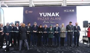 bakan-goktas-konya-buyuksehirin-yunaka-kazandirdigi-kapali-pazar-yerinin-acilisini-yapti-Z3t51TCD.jpg