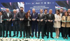 bakan-kacir-ege-derin-teknoloji-fabrikasi-ile-izmirimizin-genc-girisimcilerine-dunyanin-kapilarini-acacagiz-vvtl2dPt.jpg