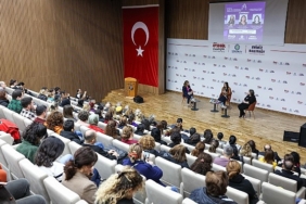 bakirkoy-belediyesinden-kadina-siddete-karsi-konferans-duzenledi.jpg