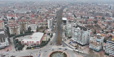 baskan-altay-ahmet-ozcan-caddesinde-26-kmlik-sicak-asfalt-calismasini-tamamladik.jpg
