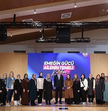baskan-altay-aile-yili-kapsaminda-ilcelerden-gelen-hanimlarla-bulustu.jpg
