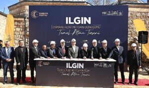 baskan-altay-biz-kaldirimlari-altindan-yollari-gumusten-yapsak-konyalilarin-hakkini-odeyemeyiz-pW7LuAS2.jpg