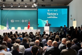 baskan-altay-bm-iklim-degisikligi-konferansinda-deprem-tecrubelerini-ve-iklim-degisikligine-yonelik-ornek-calismalari-anlatti.jpg