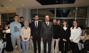 baskan-altay-genclerle-ve-esnafla-bir-araya-geldi-6Fa4kZGf.jpg