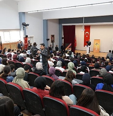 Başkan Altay NEÜ Öğrencileriyle Buluştu:  “Sizler Çok Daha Güzel Bir Türkiye İnşa Edeceksiniz”