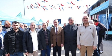 baskan-buyukakin-25-kirsal-mahalleye-yangin-sondurme-tankeri-dagitiminda-konustu-afetlere-mudahale-hizinda-ornek-gosteriliyoruz.jpg