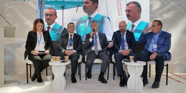baskan-buyukakin-cop29da-dip-camurunu-anlatti.jpg