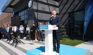 baskan-buyukakin-kocaelinin-en-guzel-manzarali-kutuphanesi-genclerimize-armagan-olsun-Qgf5LH1Q.jpg