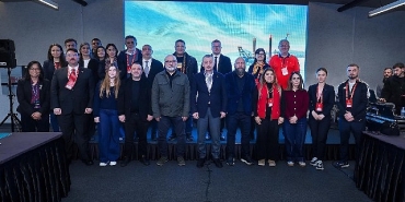 baskan-buyukakin-uluslararasi-gazetecilerle-bir-araya-geldi.jpg