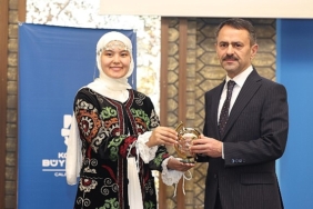 baskan-buyukakin-uluslararasi-ogrencilere-seslendi-yarinin-guzel-dunyasini-siz-insa-edeceksiniz.jpg