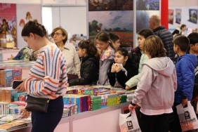 baskan-cercioglu-binlerce-vatandasi-aydin-kitap-fuarinda-bulusturdu.jpg