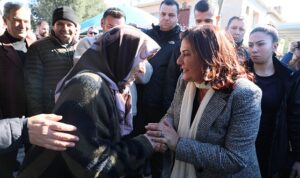 baskan-cercioglu-didimde-vatandaslarla-bulustu-ytupAAuY.jpg