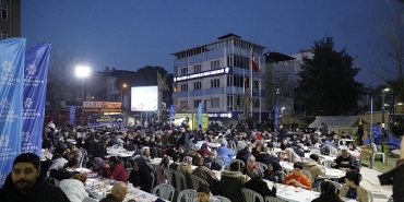 baskan-cercioglu-her-gun-binlerce-vatandasi-iftar-sofralarinda-bulusturmaya-devam-ediyor.jpg