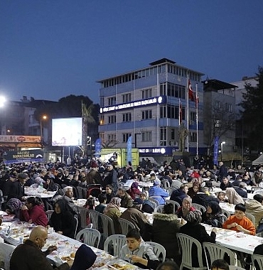 baskan-cercioglu-her-gun-binlerce-vatandasi-iftar-sofralarinda-bulusturmaya-devam-ediyor.jpg