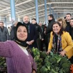 baskan-cercioglu-soke-bagarasi-sali-pazarinda-vatandaslarlar-bulustu-GMxUIG4X.jpg