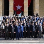 baskan-cirpanoglu-baskentin-101-yilinda-anitkabirde.jpg