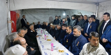 baskan-cirpanoglundan-sehit-ailesine-taziye-ziyareti.jpg